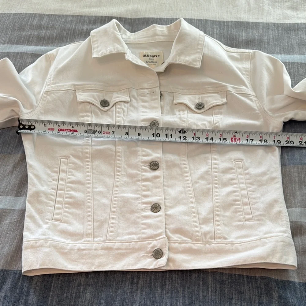 Old Navy White Jean Jacket Classic Denim Style - Picture 4 of 7